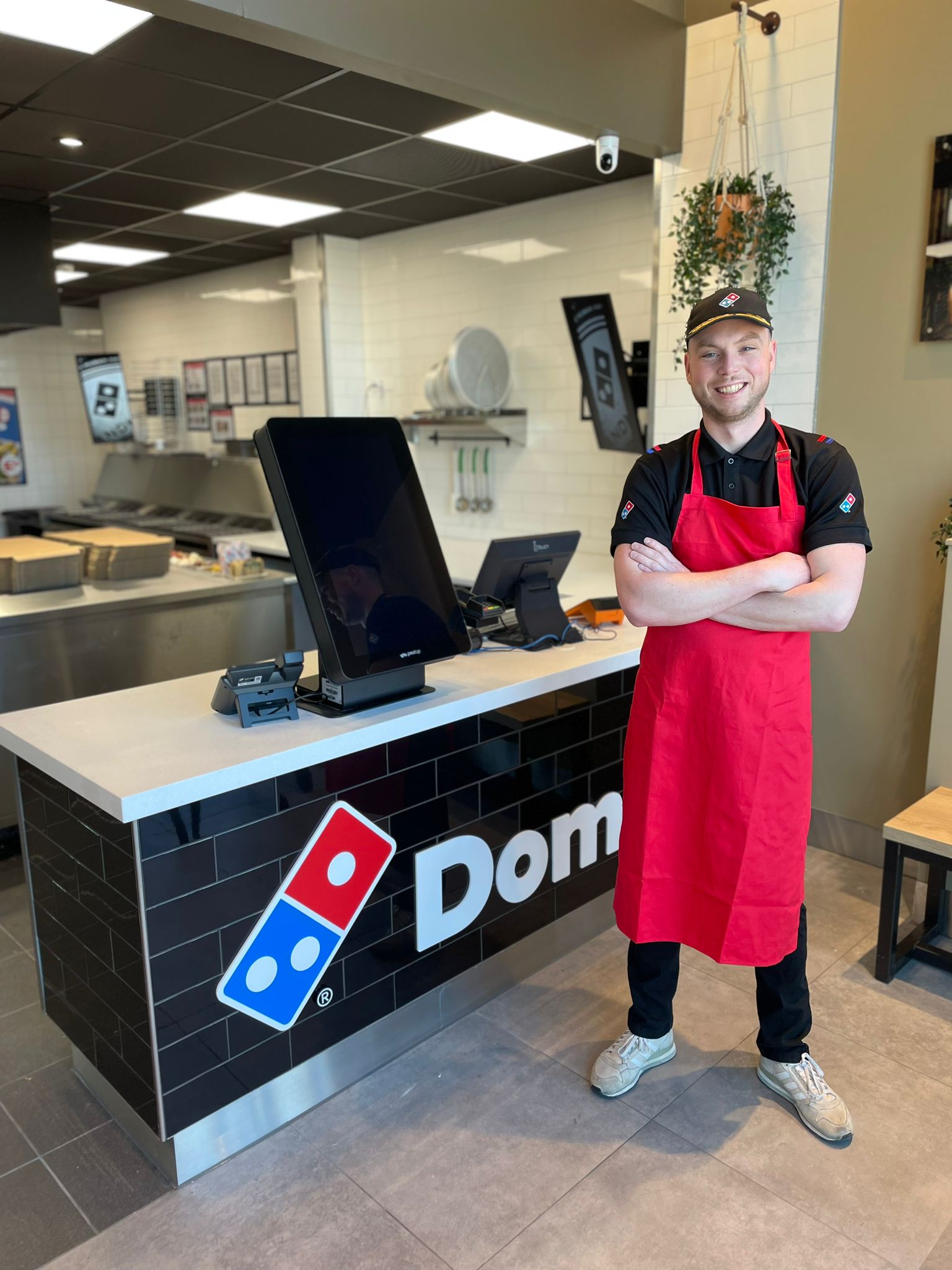Van naar franchisenemer Pjotr (29) opent Domino’s vestiging
